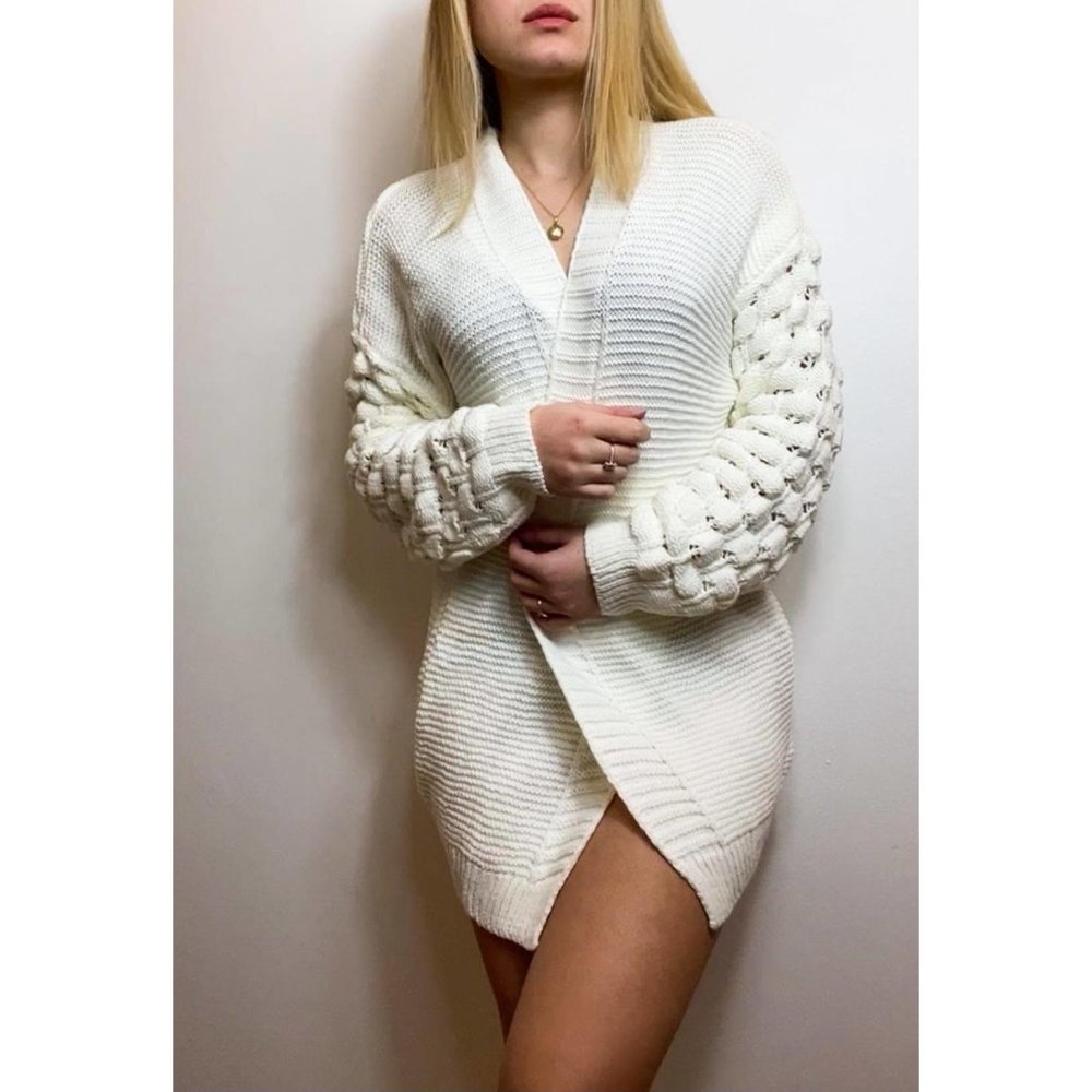 OVERSIZED WHITE KNIT CARDIGAN